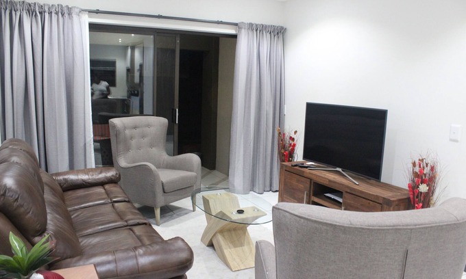 Greater Johannesburg Metropolitan Area Condo | Ground floor modern unit with private garden, in the heart of Fourways