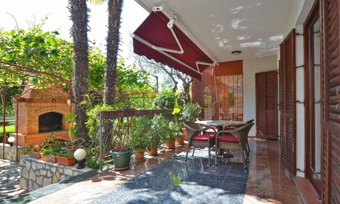 Rovinj Apartment | Ground floor retreat with bbq