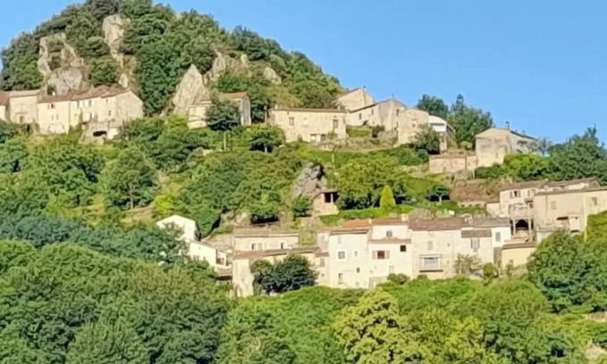 Mazamet House | Group gîte, many activities, river, footbridge, dogs ok, nature