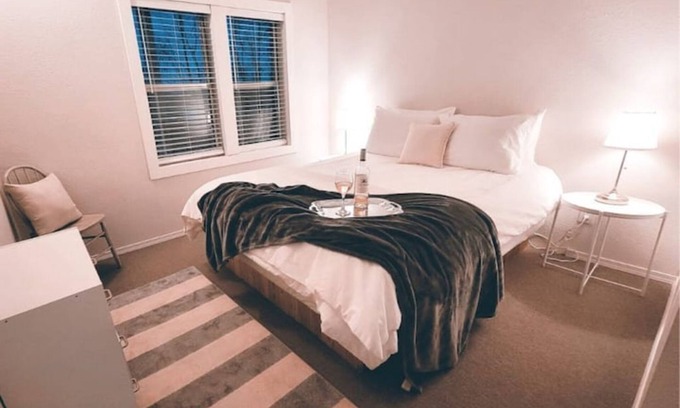 Manitou Beach House | Groups of 6-16 at Manitou Beach