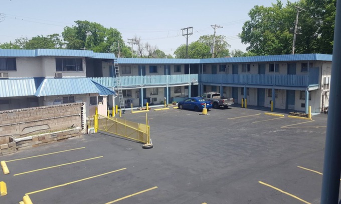 Jeff-Vander-Lou Hotel | Guest Host Motel