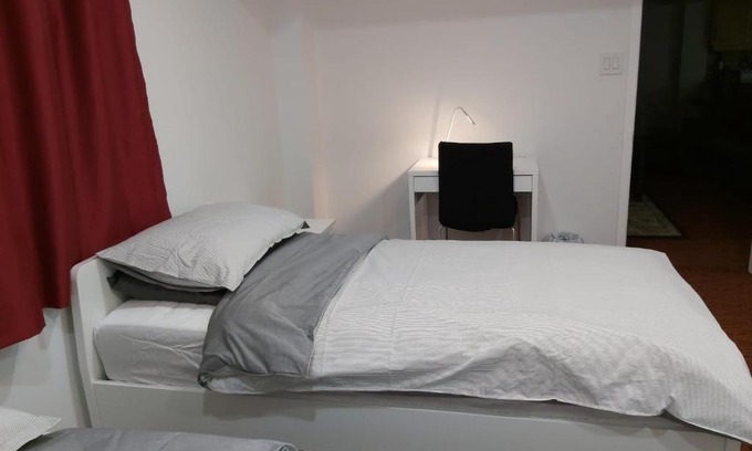 Churchill Meadows Apartment | Guest House Room No 03