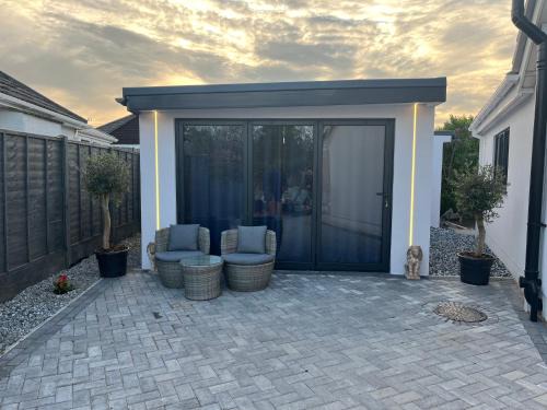 Bournemouth House | Guest House with parking in Bournemouth