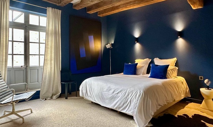 Azay-le-Rideau Hotel | Guest Room Bleue - Auberge Radieuse