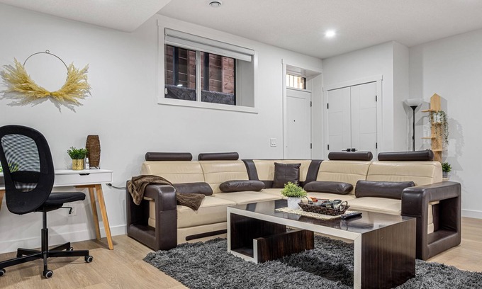Keith House | Guest Suite Close to Banff