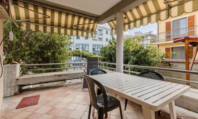 Viareggio Villa | GuestHost - Villa Tina!