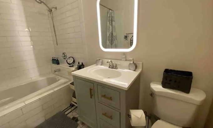 Southwest Anaheim Cottage | Guesthouse: Jacuzzi,Patio & Entry