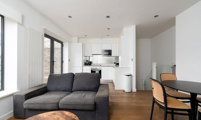 Thamesfield Apartment | GuestReady - A Stylish Haven in London