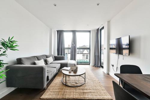 Brent Apartment | GuestReady - Modern designed home in London