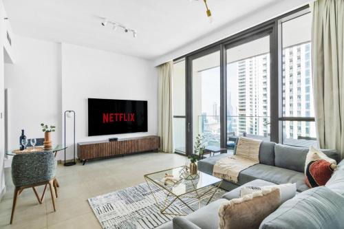 Bur Dubai Apartment | GuestReady - Modern home with stunning city views