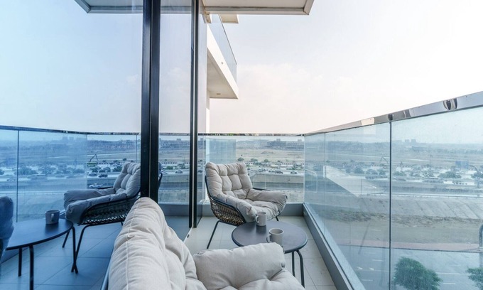 Dubai Apartment | GuestReady - Posh Apartment with a Stunning Pool