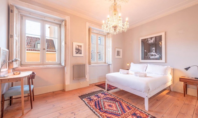 Lisbon Old Town Apartment | GuestReady - Ray of Light