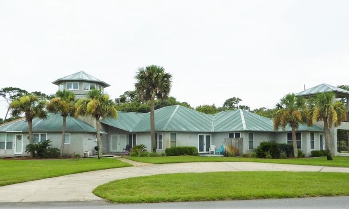 Jekyll Island Apartment | GUIDING LIGHT UNIT C - GROUNDFLOOR apts