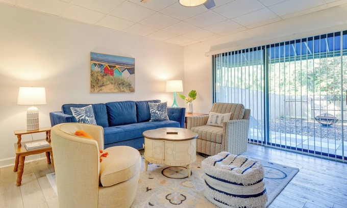 Pensacola Condo | Gulf Breeze Escape w/Patio + Community Pool!