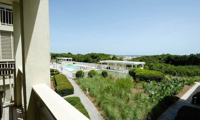 Gulf District Condo | Gulf District ~ Gulf Front Condo! Steps to Beach Club, Beach Access & Dining!