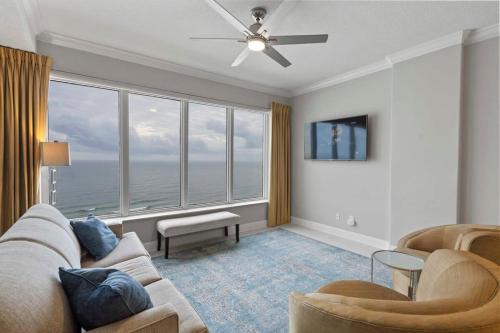 Orange Beach East Hotel | Gulf Front Condo Outdoor Pool & Grill