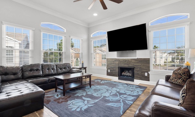 Gulfport Condo | Gulfport-Biloxi Retreat ★ 3BR ★ 2 Pools ★ Hot Tub ★ PS5 ★ Xbox ★ Wi-Fi ★ Clean