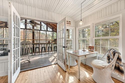 Siloam Springs House | Gwen's Nest- a unique luxury family cottage in the woods