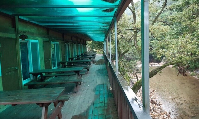 Gyeongju House | Gyeongju Log Cabin