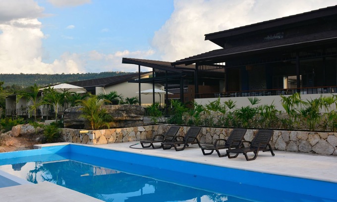La Mesa Hotel | Gyrola Birding Hotel Boutique & Spa
