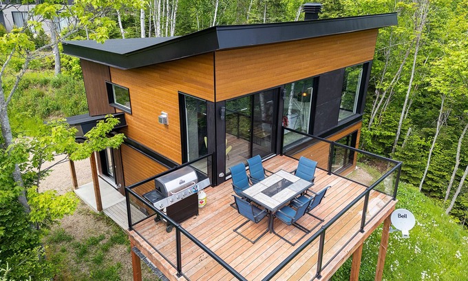 Saint-Joseph-de-la-Rive House | Hôtel à la maison - Chalet Alegria #1