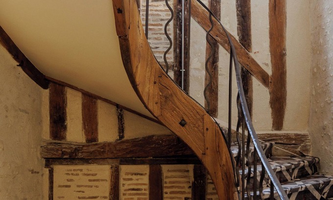Bourgogne Apartment | Hôtel Cloître - Entrée autonome, réception en ligne - Encore Mieux