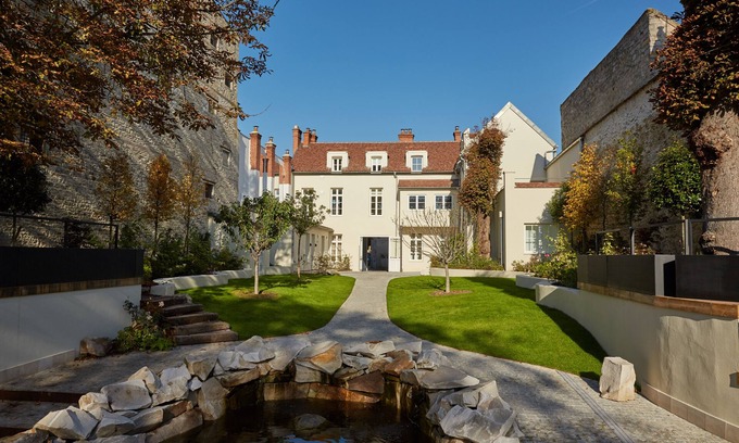 Fontainebleau Hotel | Hôtel de Cavoye