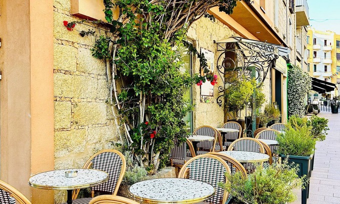 Porto-Vecchio Hotel | Hôtel Holzer II