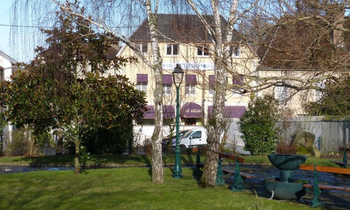 Courtenay Hotel | Hôtel Restaurant "Le Relais"