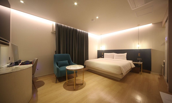 Dongnae District Hotel | H Avenue Hotel