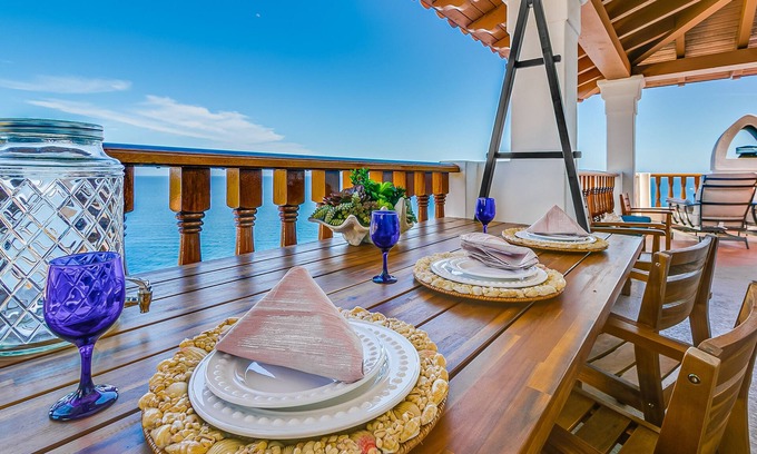 Avalon Condo | H1875: Impecably Decorated Villa + Wrap Around Balcony + Breathtaking Views - Ha