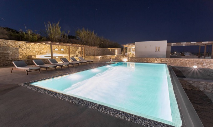 Parikia Villa | H2O Private Villa Paros, infinity swimming pool, sea view lounge area, bbq & Bar