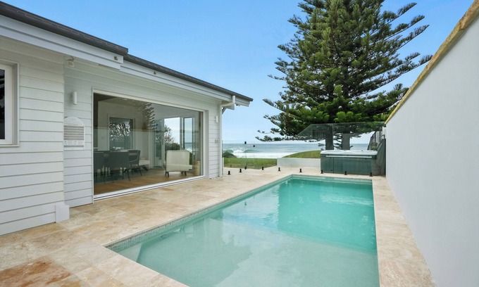 North Avoca House | Habbaniyah - Beach Front, Pool, Spa, 5 Bedrooms, Sleeps 14