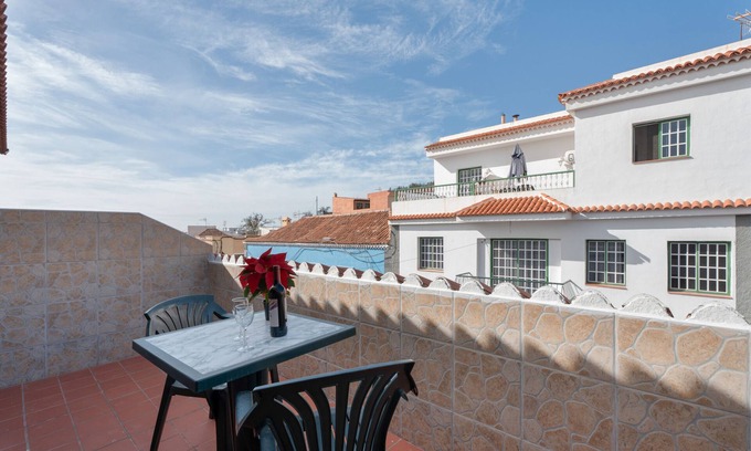 Vilaflor Apartment | 'Habitación 13 Con Balcón' with Balcony and Wi-Fi