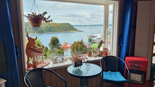 Puerto Montt House | Habitación con vista al mar