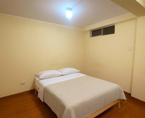 Victor Larco Herrera Bed & Breakfast | Habitación frente a centro comercial