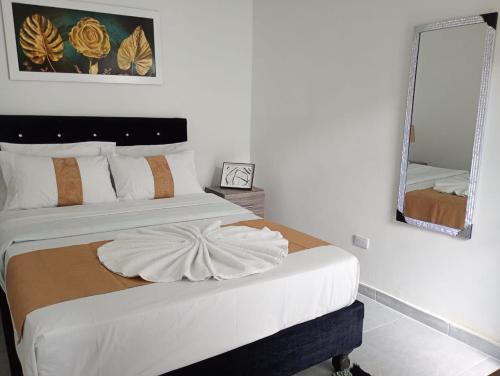 Cali House | HABITACION SMART - baño semiprivado