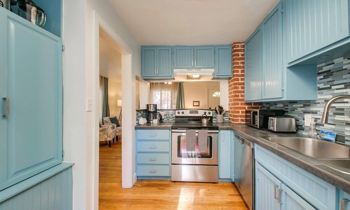 Depot Bench House | #HabitueHomes - The Gathering Place | Dog Friendly