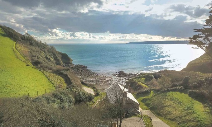 Saint Austell Bay Cottage | Hallane Mill - sleeps 4 guests in 2 bedrooms
