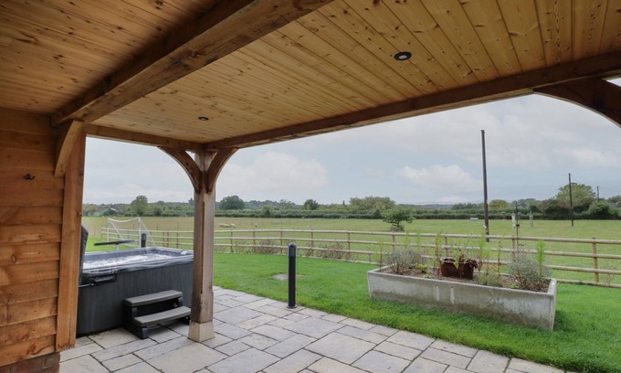 Peopleton Cottage | Hallgarth Farm Holiday Lodge