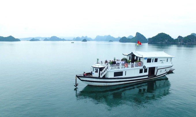 Bai Chay Boat Rental | Halong 4Star Amira Private Cruise