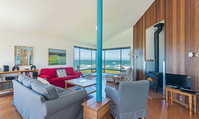 Sea Ranch House | Haltwhistle West w/Ocean Views!