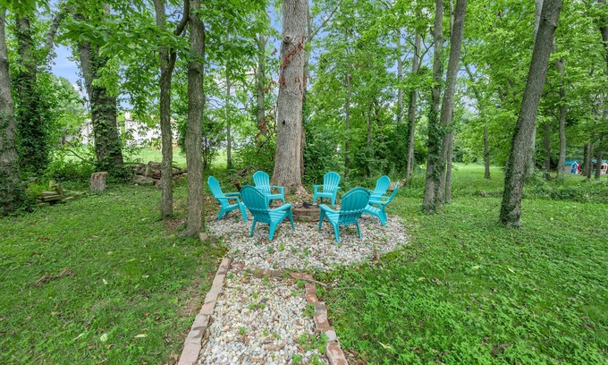 Lexington House | Hamburg Retreat: Firepit, Walking Trail, Shopping, Dining, Entertainment & More