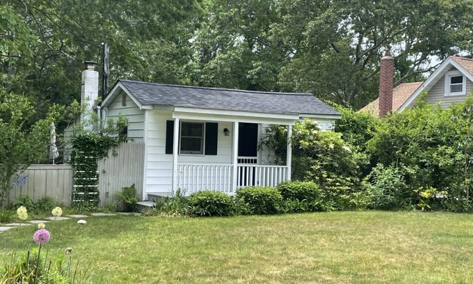 Hampton Bays House | Hampton Classic private home & great back yard - 3 NIGHT MINIMUM