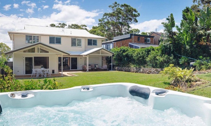 Killcare Heights House | 'Hampton Heights' by Accom Holidays