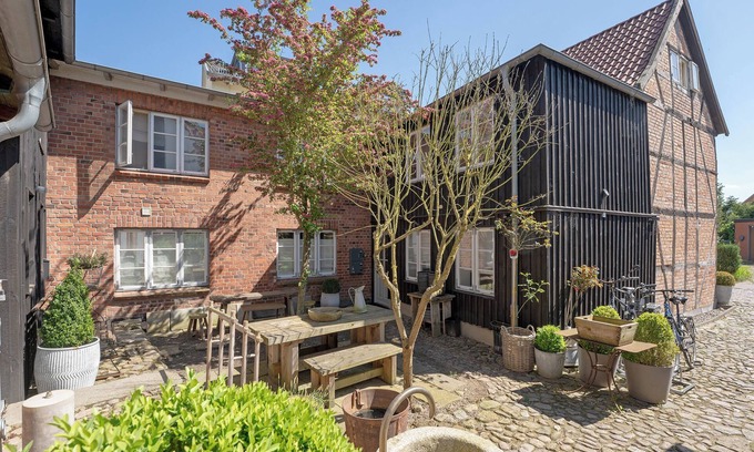 Eutin Apartment | Hampton House vacation apartment with terrace in Eutin