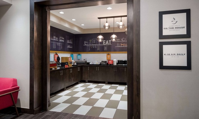 Marshall Hotel | Hampton Inn Marshall