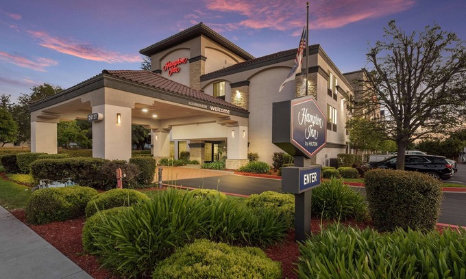 Hayward Hotel | Hampton Inn Oakland-Hayward
