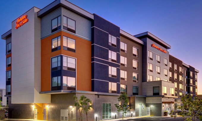 Rancho Cucamonga Hotel | Hampton Inn & Suites Ontario Rancho Cucamonga