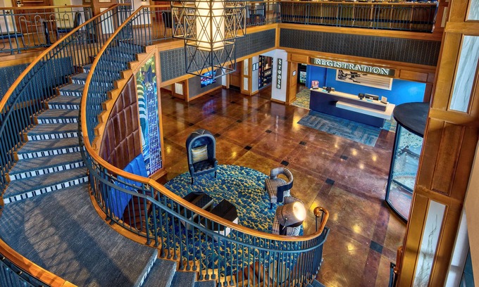 Waller Creek District Hotel | Hampton Inn & Suites Austin Downtown